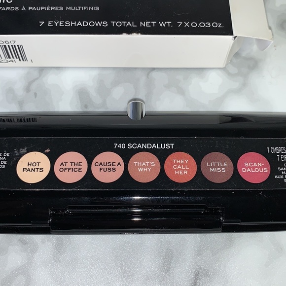 Scandalust MARC JACOBS BEAUTY EYE-CONIC MULTI-FINISH EYESHADOW PALETTE - Picture 13 of 16